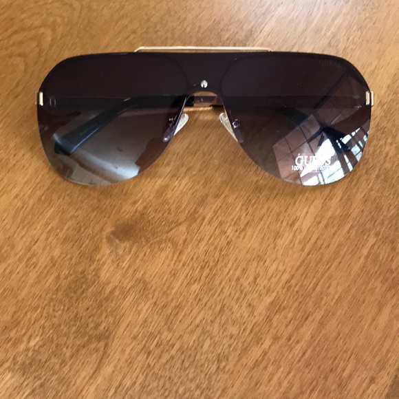 Guess Accessories - Brand new GUESS sunglasses